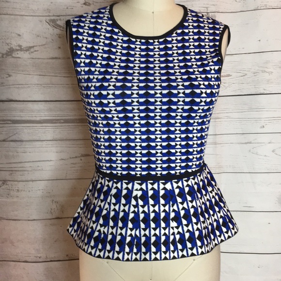 BCBGMAXAZRIA PRINT STRETCH HEVRE TYPE PEPLUM TOP - Picture 2 of 7